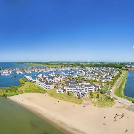 Restyled Near 6 Km From The Villa Hellevoetsluis